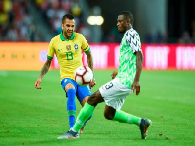 Video highlight trận Brazil - Nigeria: Cuồng phong ào ạt, khung thành ”ma ám”