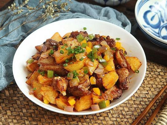 Đâu chỉ có xào chua ngọt, sườn nấu theo cách này cũng khiến cả nhà ”vét sạch nồi cơm”