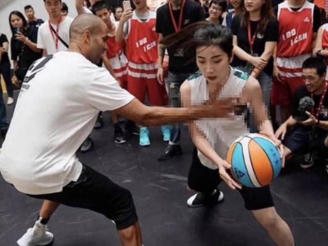 Cầu thủ triệu đô chạm chỗ ”nhạy cảm” mỹ nữ Trung Quốc khiến triệu fan phẫn nộ