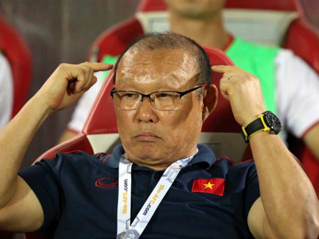 Danh sách ĐT Việt Nam đấu UAE & Thái Lan: SAO Hà Nội chiếm suất, Minh Vương lỡ hẹn
