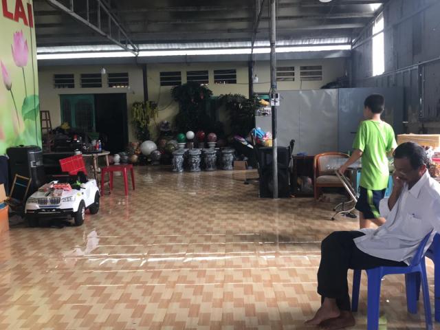 Hàng chục người xông vào “Tịnh thất Bồng Lai” tìm cô gái và xảy ra xô xát
