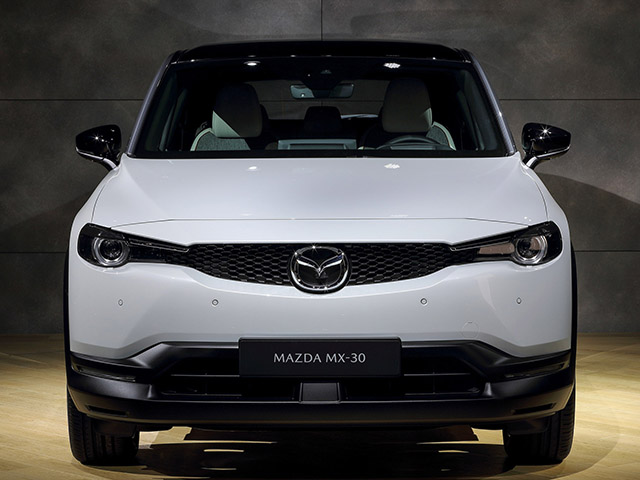 Mazda MX-30 chính thức bước chân vào thế giới xe điện