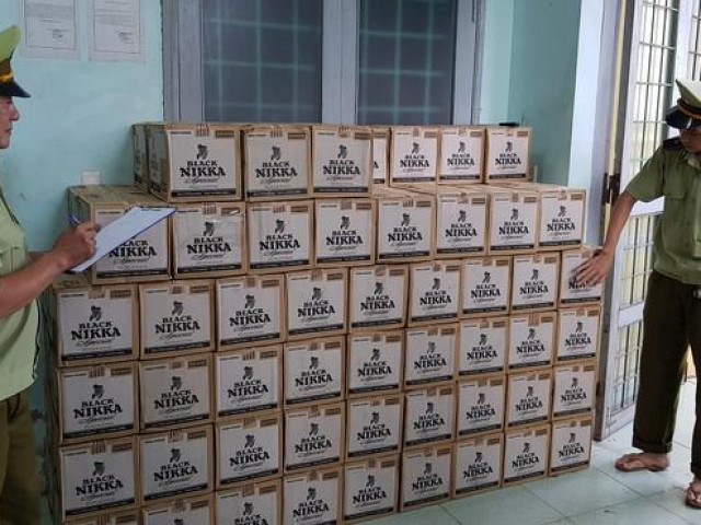 Quảng Bình: Bắt giữ vụ vận chuyển rượu ngoại trị giá gần 1,5 tỷ  đồng