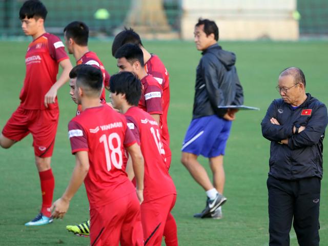 HLV Park Hang Seo gặp Quế Ngọc Hải & Lâm ”Tây” bàn kế đấu Thái Lan