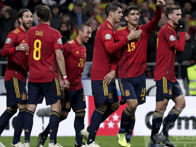 Video highlight trận Tây Ban Nha - Romania: Hiệp 1 thăng hoa, tưng bừng ”bàn tay nhỏ”