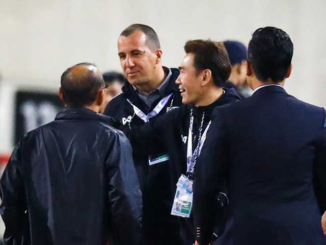 Tin HOT bóng đá tối 20/11: Trợ lý Thái Lan khiêu khích HLV Park có thể mất việc