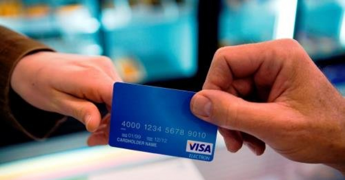 Mở thẻ ATM hộ người khác có thể bị phạt tới 100 triệu đồng