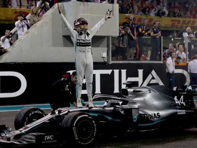 Đua xe F1, Abu Dhabi GP: Hạ màn dưới màn đêm, “Mũi tên bạc” chứng tỏ đẳng cấp