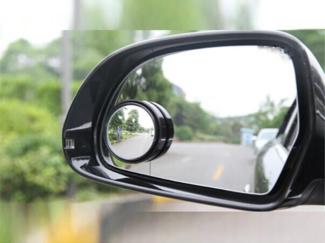 Hiểu rõ về công năng và cách sử dụng gương xóa điểm mù trên ô tô