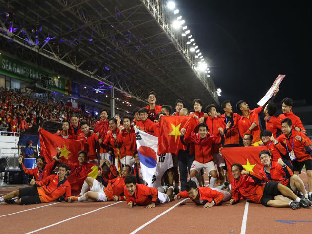Việt Nam sau HCV SEA Games: Quang Hải và những SAO nào dự U23 châu Á?