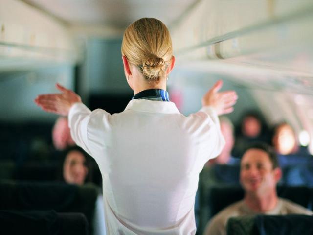Khi có tử thi trên máy bay, hàng không ”che mắt” hành khách thế nào?