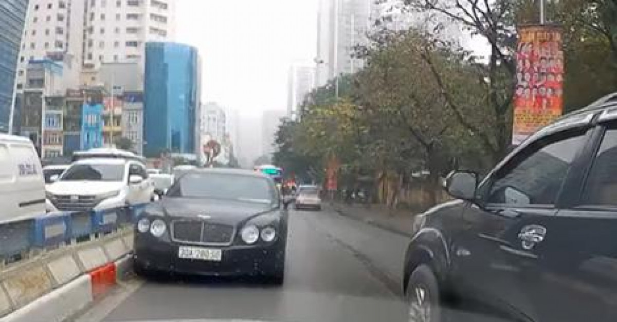 Tài xế lái ”siêu xe” Bentley chạy ngược chiều ở Hà Nội là ai?