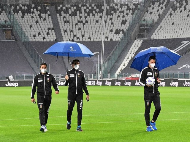 Đại chiến Juventus - Napoli bị hủy, Serie A choáng váng vì Covid-19