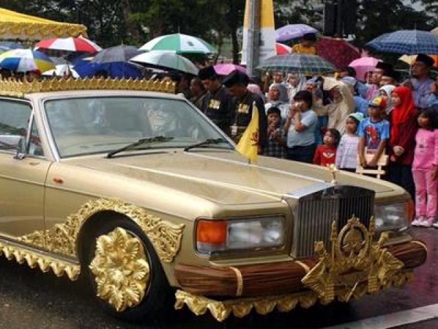 Vị vua giàu nhất châu Á: Sở hữu tới 600 chiếc siêu xe Rolls-Royces