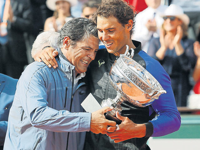 Tin thể thao HOT 14/10: Chú của Nadal gọi tên 2 tay vợt hay nhất trong lịch sử
