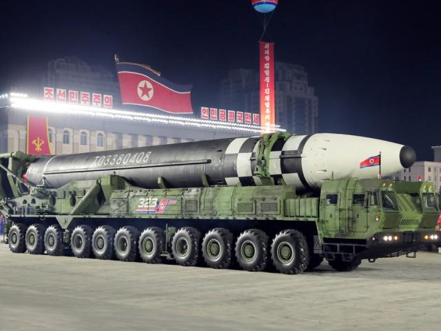 Mỹ chính thức lên tiếng về siêu tên lửa ”quái vật” của Triều Tiên