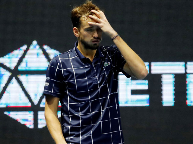 Medvedev bất ngờ bị loại, Wawrinka mơ danh hiệu đầu tiên tại giải tennis toàn sao