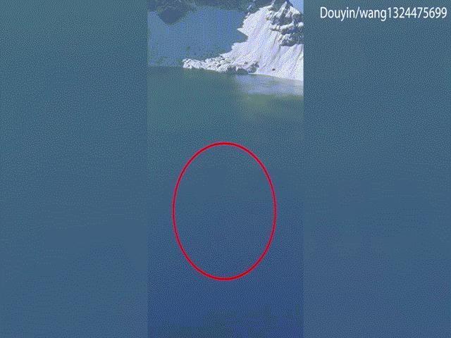 TQ: Video “thủy quái” ở hồ Thiên Trì xuất hiện, người dân hoang mang