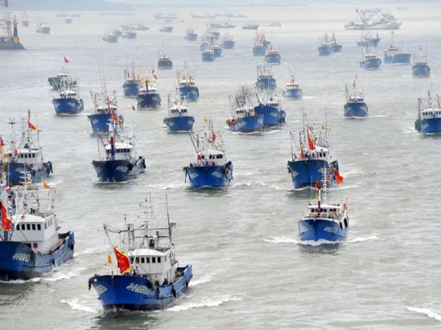 Hàng nghìn tàu cá TQ xuất hiện ở vùng biển Nhật Bản, Bắc Kinh lại ”nắn gân” Thủ tướng Suga?