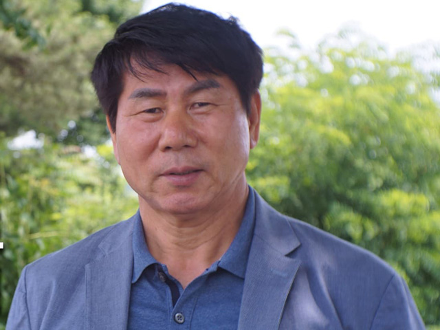 Ông Park Hang Seo mời HLV dự World Cup làm thầy Đặng Văn Lâm