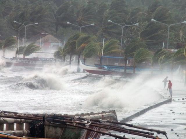 Cập nhật diễn biến của bão số 8 đang trên vùng biển Hà Tĩnh - Quảng Trị