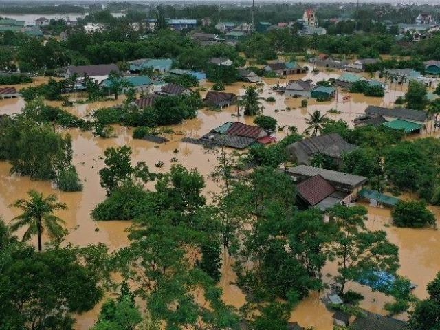 Bao nhiêu tiền đã bị lũ lụt cuốn trôi ở Việt Nam?