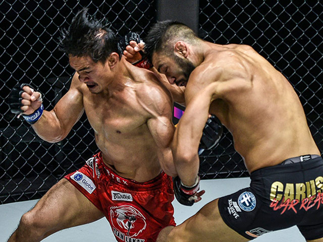 Võ sĩ dùng “thiết đầu công” thắng trận, gây tranh cãi sàn MMA châu Á