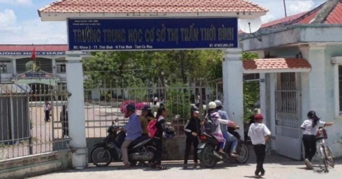 Cà Mau: Chưa rõ nguyên nhân hơn 60 học sinh liên tiếp khó thở, ngất xỉu