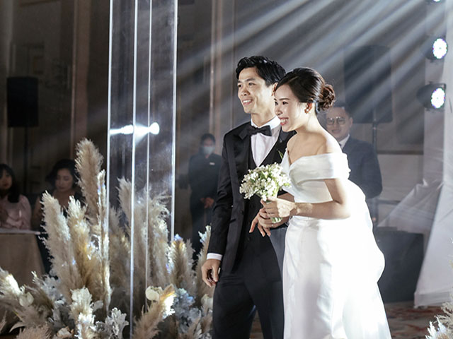 Đám cưới Công Phượng - Viên Minh khiến HLV Hàn Quốc phải đổi kế hoạch