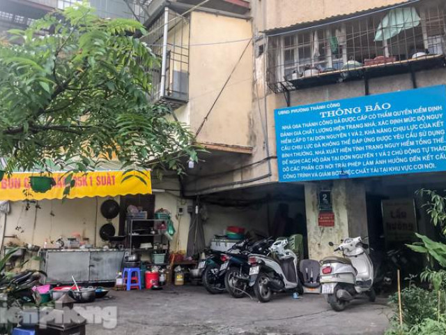 Cận cảnh các chung cư trước nguy cơ đổ sập bất cứ lúc nào ở Hà Nội