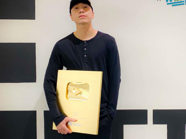 HLV Rap Việt vừa nhận nút vàng YouTube là ai?