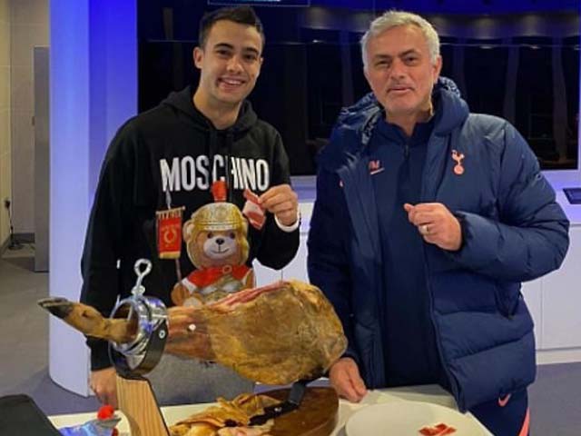 Mourinho đãi SAO Tottenham món thịt giá 15 triệu đồng gây sốc