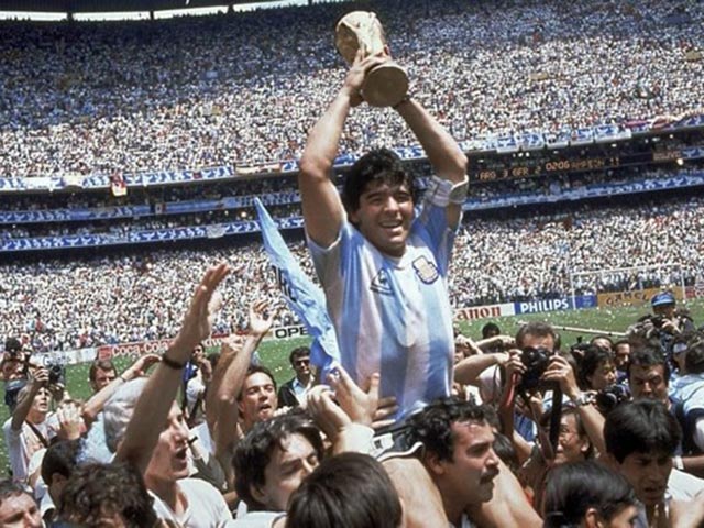 Clip HOT kinh điển Maradona: Một mình mang World Cup về cho Argentina