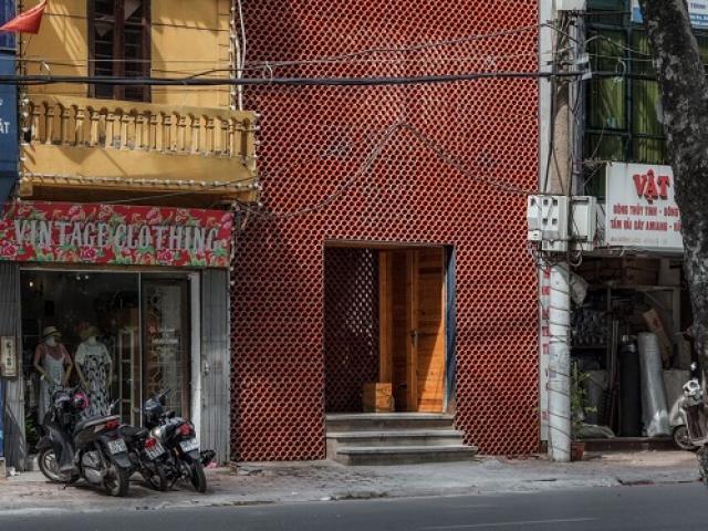 Cận cảnh quán cà phê cá Koi tiền tỷ ở Hà Nội từng được vinh danh trên báo Mỹ