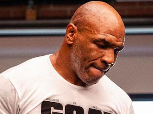 Mike Tyson kiếm được bao nhiêu tiền từ trận gặp Roy Jones?