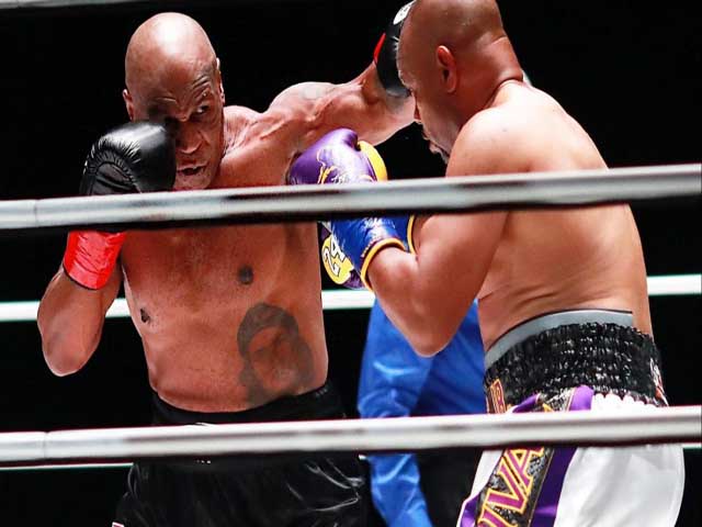 Fan của Mike Tyson nổi giận, tố thần tượng bị ăn cắp chiến thắng