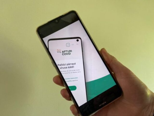 Công ty nhỏ bé bất ngờ nổi tiếng vì sản xuất điện thoại có thể tự chống vi khuẩn