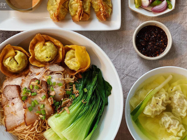 Bí quyết làm món mì xá xíu hoành thánh khô mới lạ, ăn là nghiền