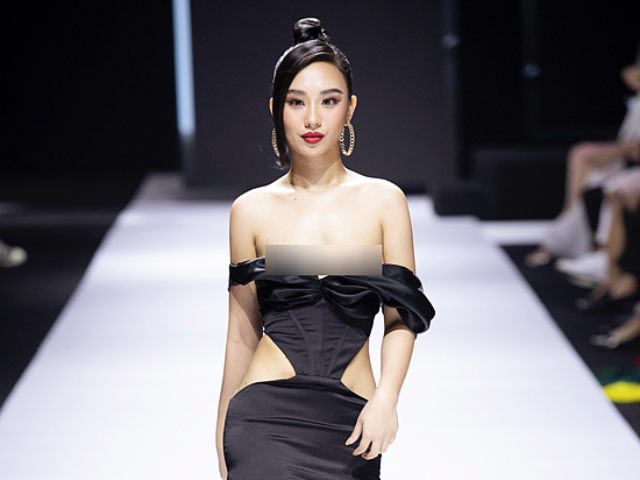 Hoa hậu Hà thành lộ ngực trên sàn diễn: Chiêu trò hay do bất cẩn?