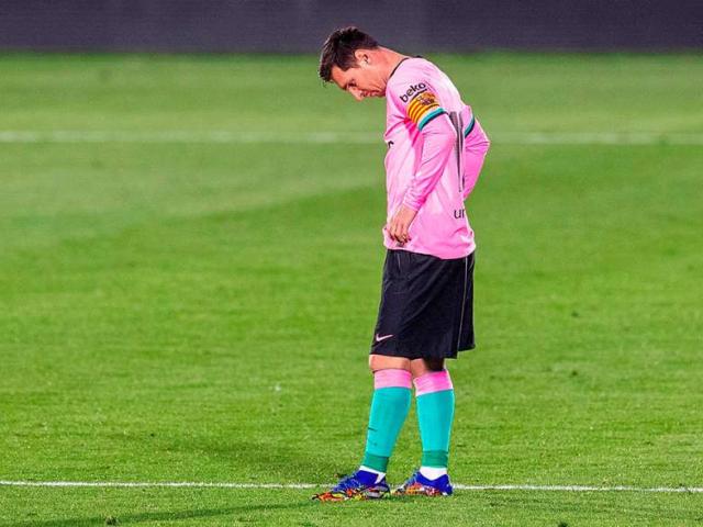 Messi bị dàn SAO Barca “đâm lén”: Báo Tây Ban Nha chỉ tên 7 “cừu đen”