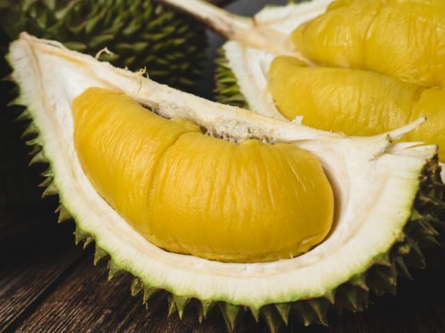 Sầu riêng tăng giá kỷ lục, thương lái lùng mua, nông dân tiếc ”hùi hụi”