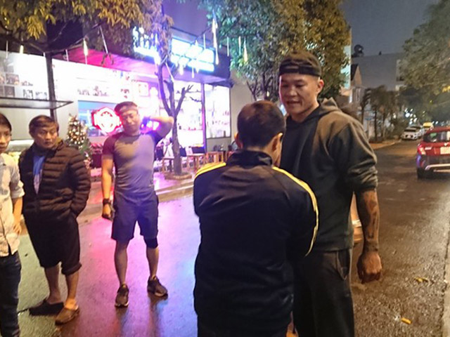 “Nam vương Boxing” Đình Hoàng chạy bộ bắt trộm xe gây “sốt” mạng xã hội