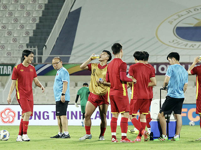 Công bố danh sách ĐT Việt Nam đấu Trung Quốc: 4 cầu thủ nào bị loại?