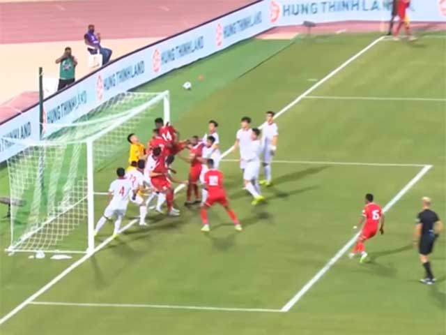 ĐT Việt Nam thủng lưới vì pha phạt góc kì dị, Oman ghi bàn có hợp lệ?