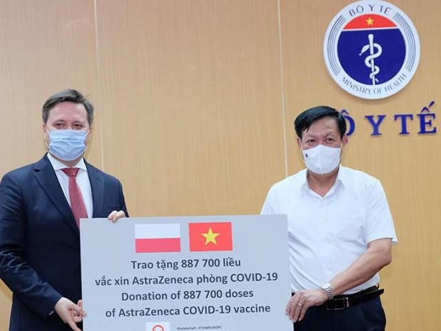 Bộ Y tế tiếp nhận gần 2 triệu liều vắc-xin AstraZeneca từ Ba Lan và Hàn Quốc