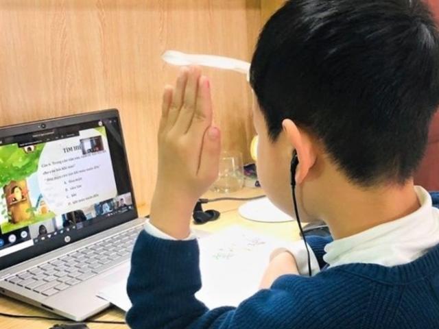 Hà Nội: Học sinh tiếp tục học trực tuyến đến khi có thông báo mới