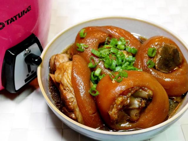 Hầm hay om chân giò heo không thể thiếu 5 loại gia vị này, thịt sẽ thơm mềm và không có mùi tanh