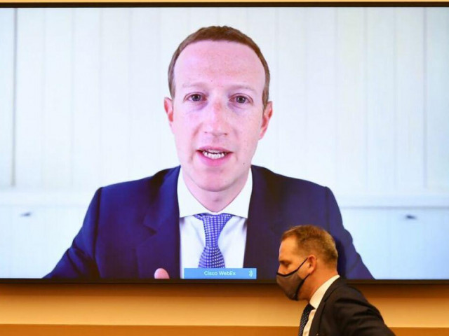 Mark Zuckerberg tức giận khẳng định Facebook mới chính là nạn nhân