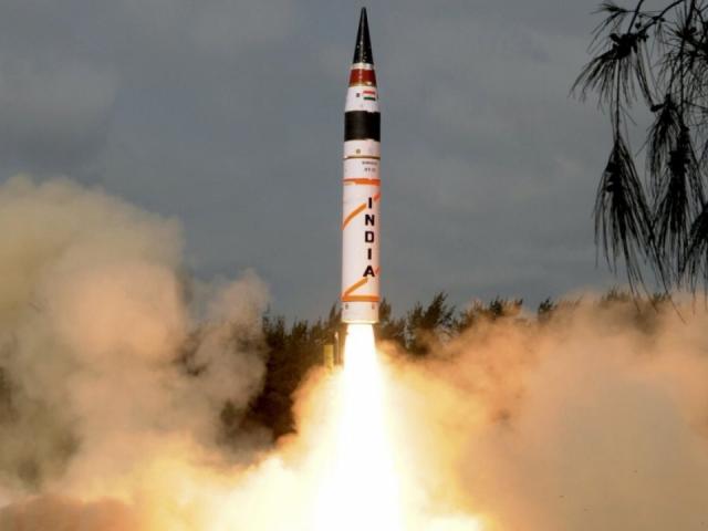 Ấn Độ phóng thành công tên lửa có tầm bắn ”gần như toàn bộ TQ”