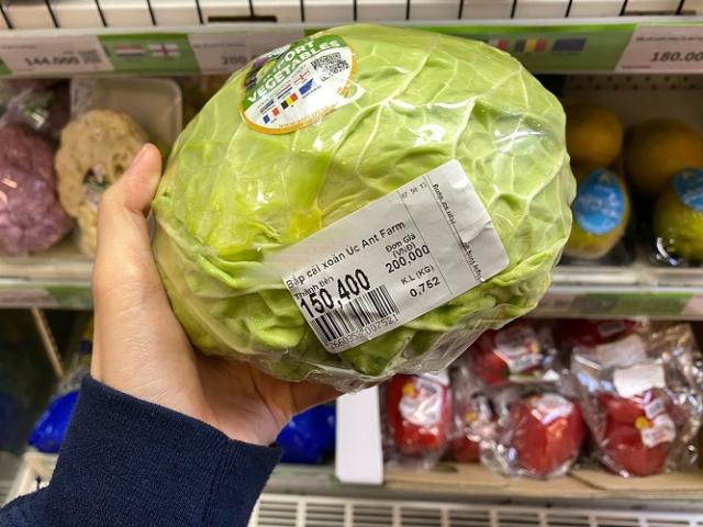 Bắp cải 200.000 đồng/kg và những loại rau xanh giá tiền triệu trong siêu thị